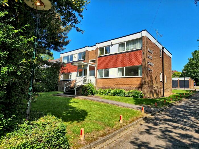 2 Bedroom Flat To Rent In Lane End Croft, Leeds, West Yorkshire, LS17