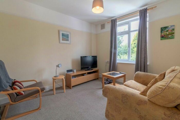 1 Bedroom Apartment To Rent In High Road, Broxbourne, Hertfordshire, EN10