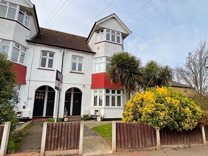 2 Bedroom Flat For Sale In Sutton Road, Southend-on-Sea, SS2