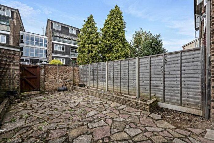 6 Bedroom Terraced House To Rent In Howard Road, Surbiton, Greater London, KT5