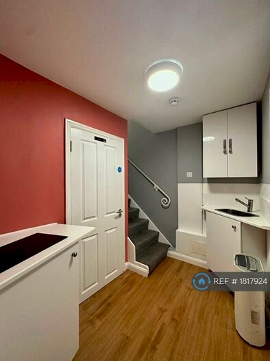 1 Bedroom Flat To Rent In Basement, Bristol, BS8