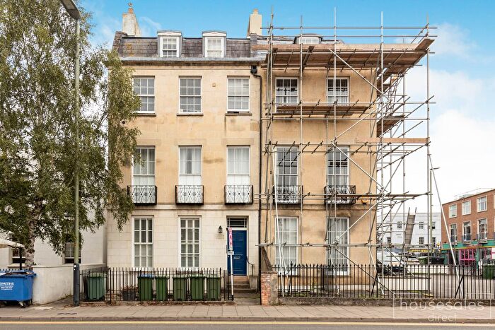 1 Bedroom Flat For Sale In North Place, Cheltenham, GL50