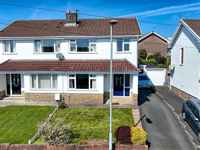 3 Bedroom Semi-Detached House For Sale In Bramley Drive, Newton, Swansea, SA3