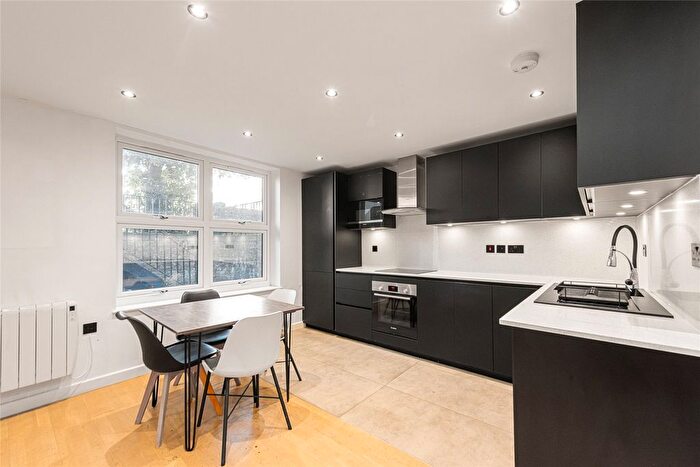 2 Bedroom Flat For Sale In Holloway Road, Islington, London, N7