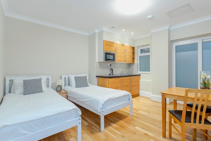 Studio To Rent In Courtfield Gardens, London, SW5