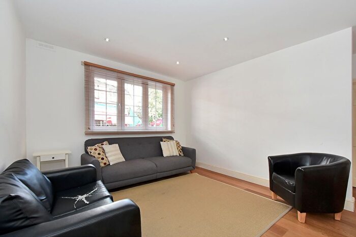 2 Bedroom Flat To Rent In Ranelagh Garden Mansions, Ranelagh Gardens, Fulham, London, SW6
