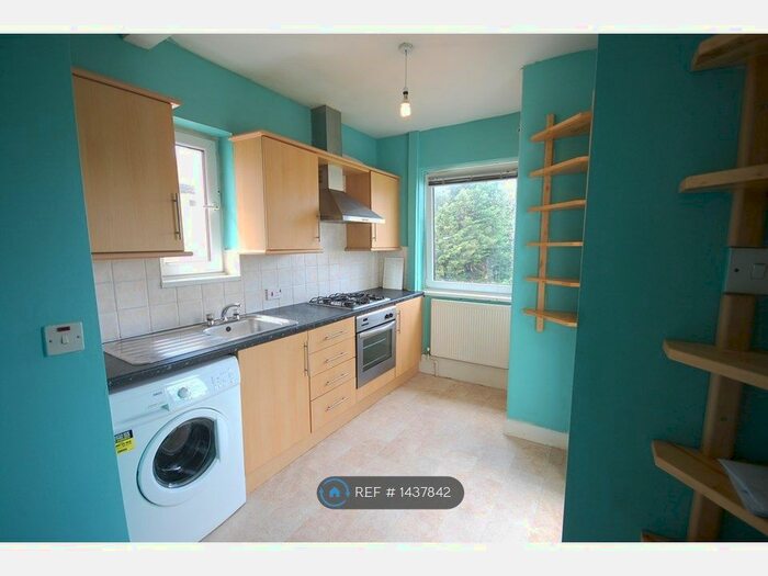 2 Bedroom Maisonette To Rent In Wingfield Way, Ruislip, HA4