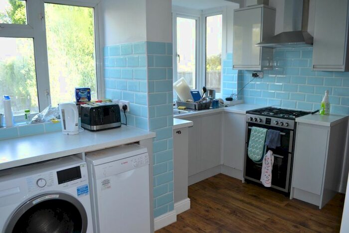 5 Bedroom Property To Rent In Harborne Lane, Selly Oak, Birmingham, B29