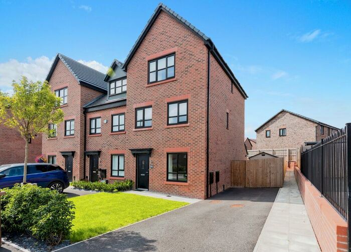 4 Bedroom Semi-Detached House To Rent In Campbell Road, Swinton, Manchester, Greater Manchester, M27