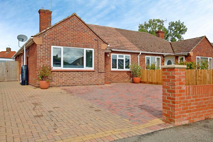 2 Bedroom Semi-detached Bungalow For Sale In Somers Road, Colchester, CO3