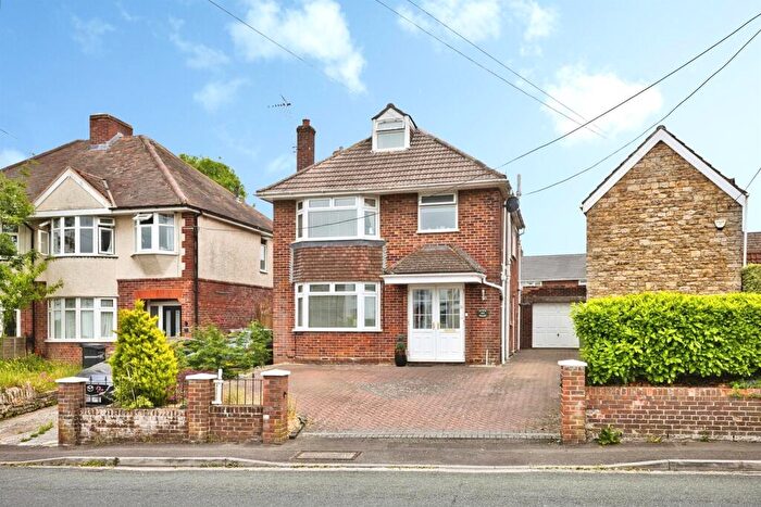 3 Bedroom Detached House For Sale In Mudford Road, Yeovil, BA21