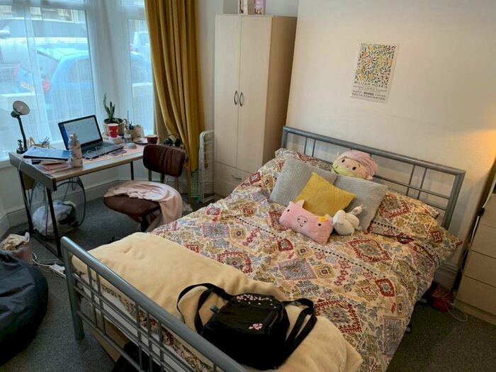 5 Bedroom House To Rent In Tewkesbury Place, Cathays, CF24