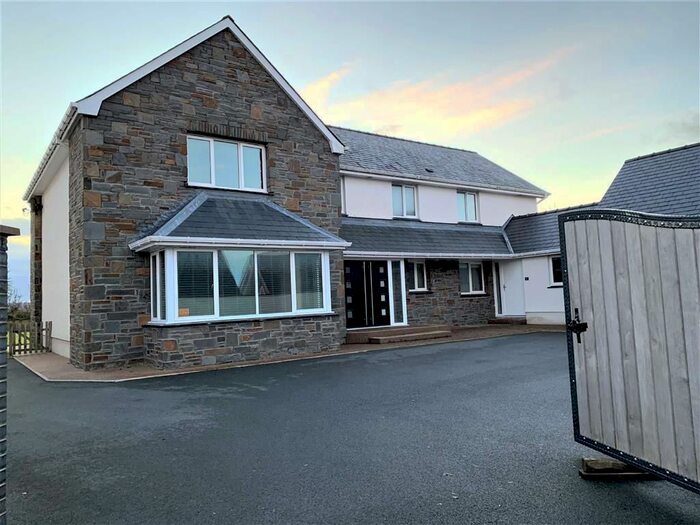 4 Bedroom Detached House For Sale In Y Cilgant, Aberaeron, Ceredigion, SA46