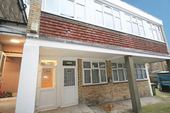 1 Bedroom Flat To Rent In Cranbrook Road, Ilford, Essex, IG1