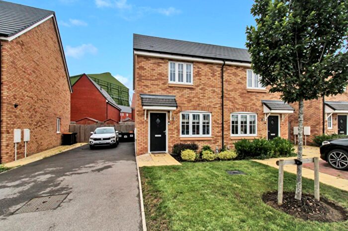 2 Bedroom Semi-Detached House For Sale In Blake's Boulevard, Shortstown, MK42