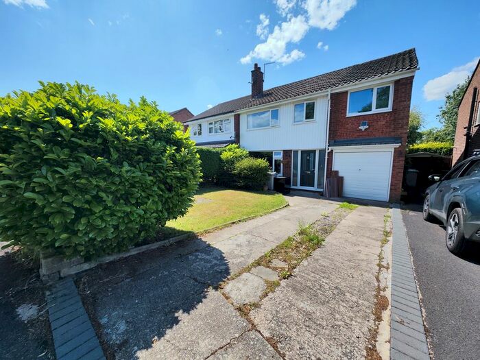 5 Bedroom Semi-Detached House To Rent In Maple Avenue, Stockport, SK12