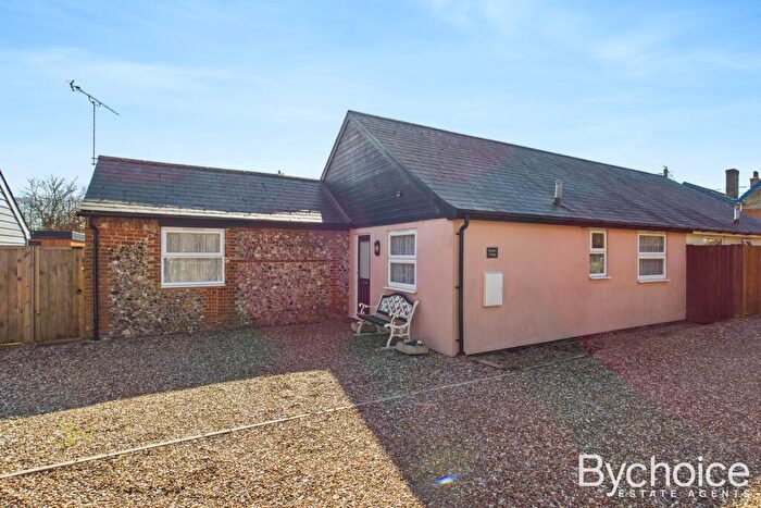 3 Bedroom Semi-Detached Bungalow For Sale In Meadow Cottage, Mill Hill, CO10