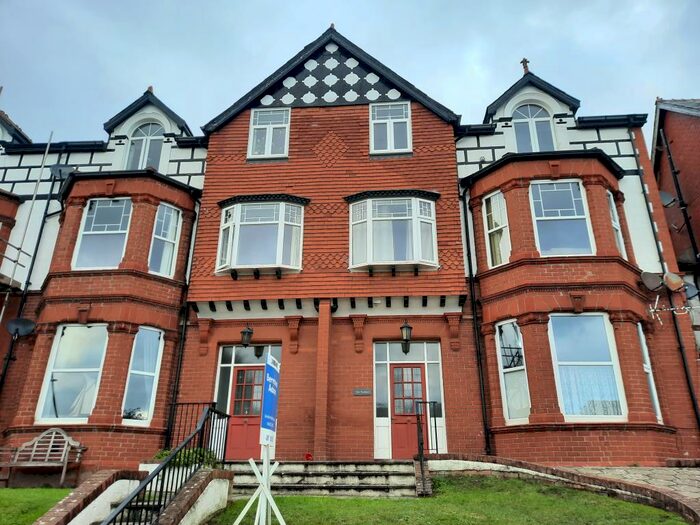 3 Bedroom Apartment To Rent In Whitehall Road, Rhos On Sea, LL28