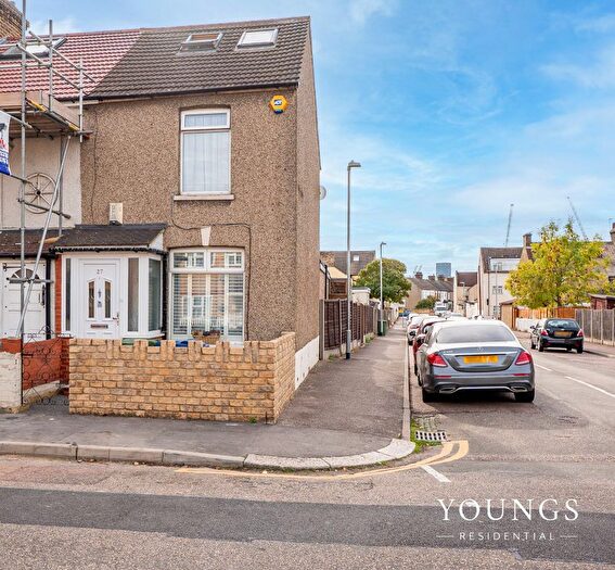Property For Sale In Arthur Street, Grays, RM17