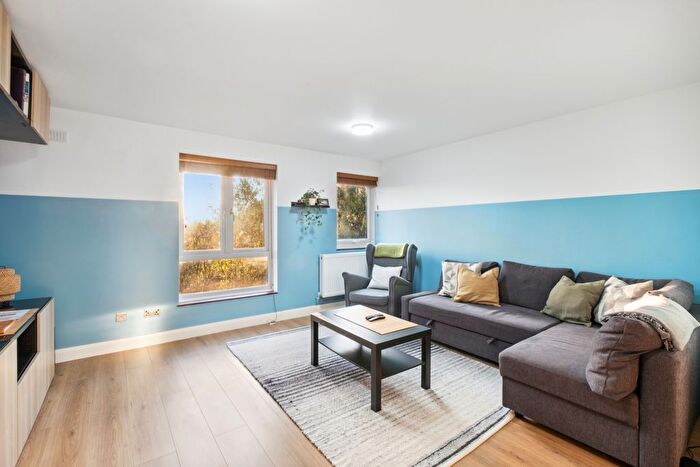 2 Bedroom Flat To Rent In Anstice Close, Chiswick, W4