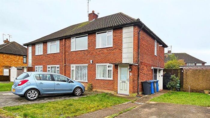 2 Bedroom Maisonette To Rent In Brunel Road, Maidenhead, SL6