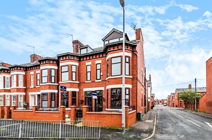 4 Bedroom Semi-Detached House To Rent In Seedley Park Road, Salford, M6