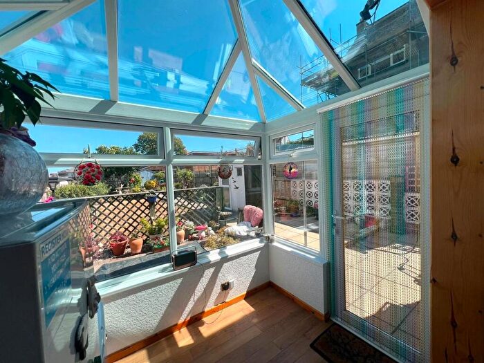 4 Bedroom Semi-Detached House For Sale In Hillsea Road, Swanage, BH19 - Photo 7