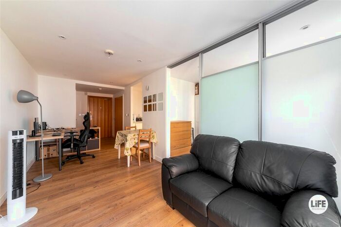 Studio To Rent In Ceram Court, Seven Sea Gardens, Bow, London, E3