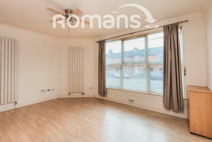 1 Bedroom Apartment To Rent In Queens Road, GU14