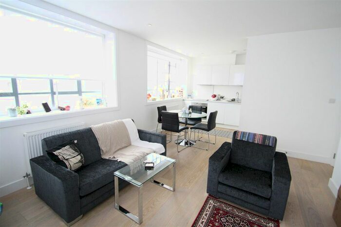 1 Bedroom Flat To Rent In Sail Loft Court, Clyde Square, London, E14