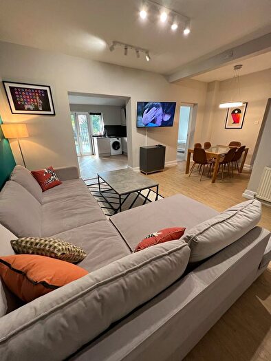 8 Bedroom Semi-Detached House To Rent In Brocklebank Road, Fallowfield, Manchester, M14