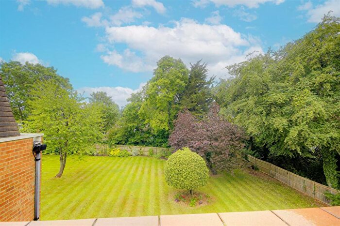 2 Bedroom Flat For Sale In William Covell Close, Enfield, EN2