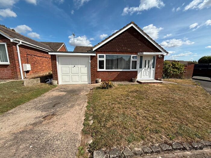3 Bedroom Detached Bungalow For Sale In Barley Brow, Dunstable, LU6