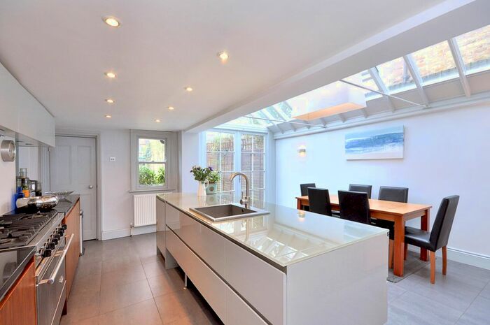 2 Bedroom Cottage To Rent In Cubitt Terrace, London, SW4