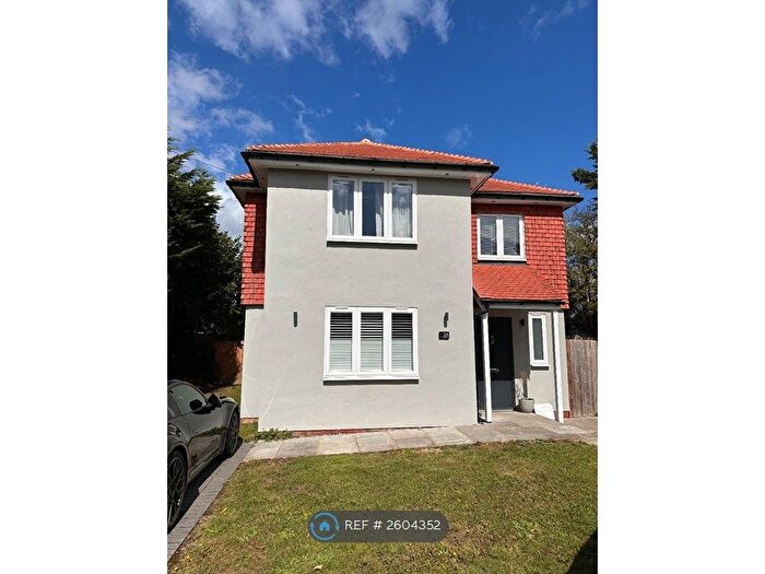 4 Bedroom Detached House To Rent In Parkhurst Road, Horley, RH6