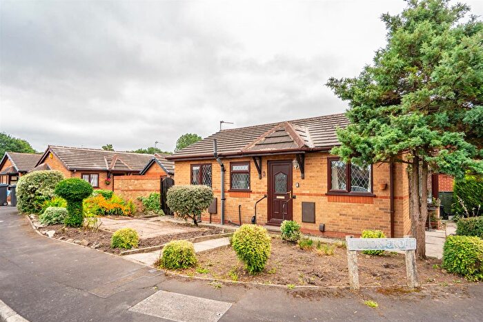 2 Bedroom Detached Bungalow To Rent In Tudor Croft, Lostock Hall, Preston, PR5