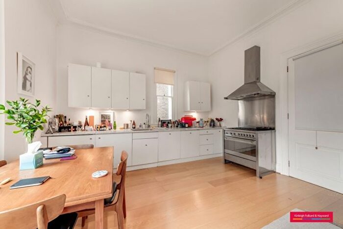 2 Bedroom Flat To Rent In Blenheim Crescent, London, W11