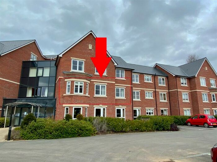 2 Bedroom Flat For Sale In Wetherby, Tatterton Lodge, York Road, LS22