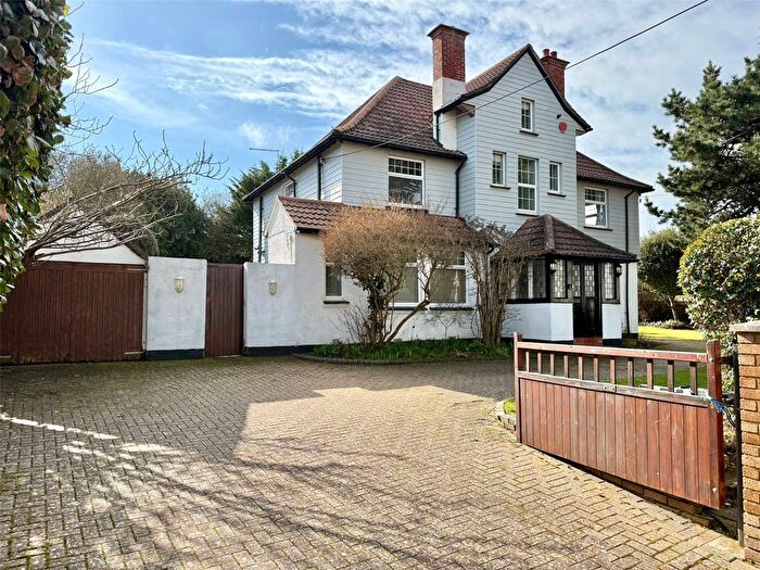 5 Bedroom Detached House For Sale In Whitby Road, Lymington, Hampshire, SO41