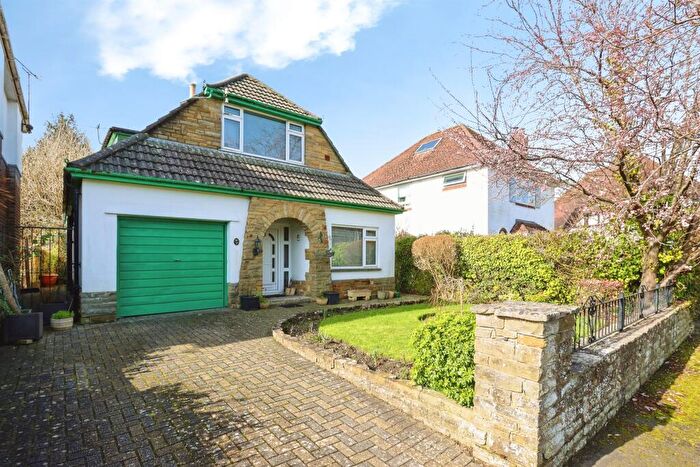 3 Bedroom Detached House For Sale In Cheriton Avenue, Bournemouth, BH7