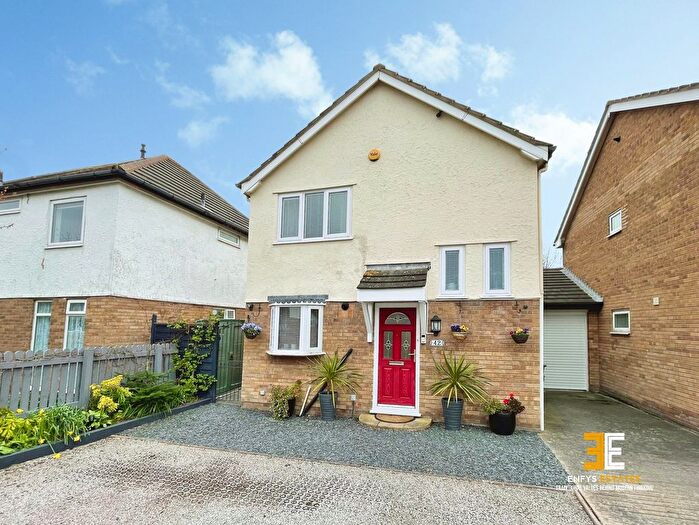 3 Bedroom Link Detached House For Sale In Liddell Drive, Llandudno, LL30
