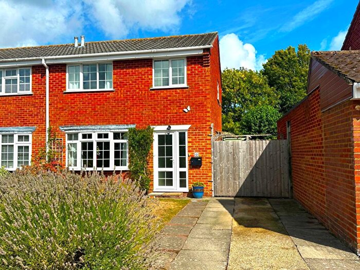 3 Bedroom Semi-Detached House For Sale In Langley, Southampton, SO45