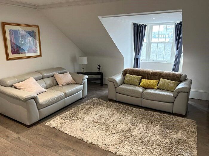 2 Bedroom Flat To Rent In Union Street, City Centre, Aberdeen, AB11