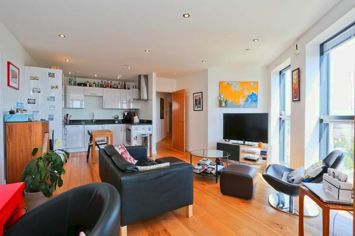 2 Bedroom Flat To Rent In The Pioneer Building, Newington Causeway, London, SE1