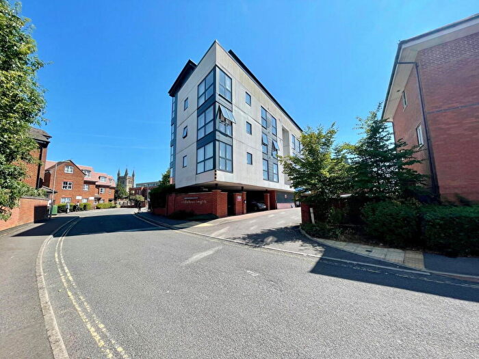2 Bedroom Flat To Rent In Oddfellows Road, Newbury, RG14