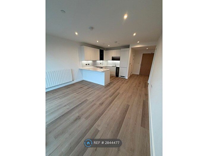 1 Bedroom Flat To Rent In Top Floor Barber House, London, SE3