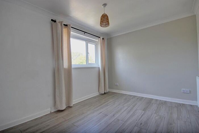 2 Bedroom House To Rent In Nairn Close, Hull, HU6