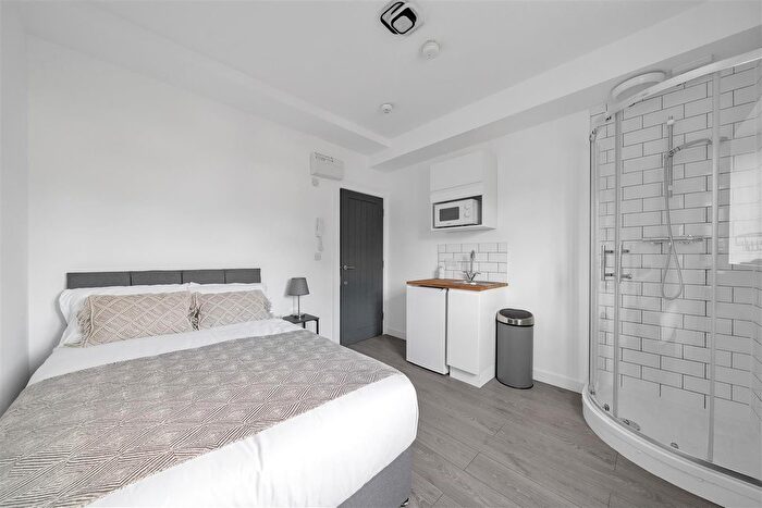 Studio To Rent In Well Hall Parade, London, SE9