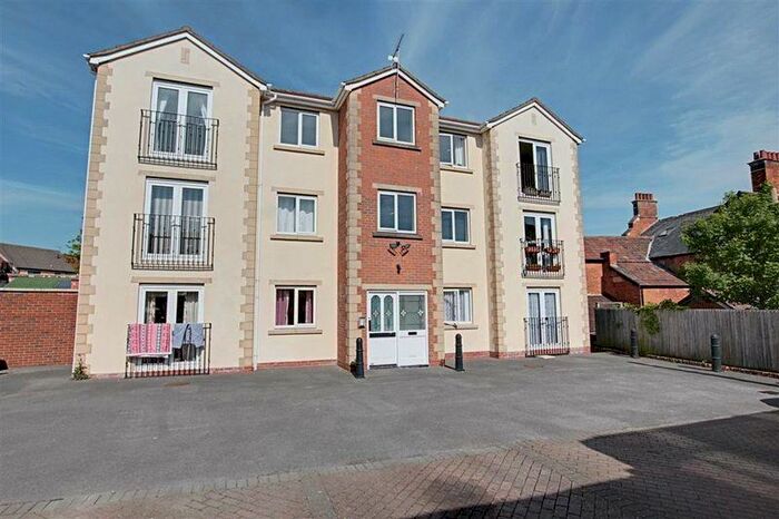 2 Bedroom Flat To Rent In Duke Street, Trowbridge, BA14
