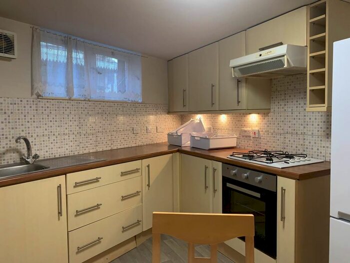 1 Bedroom Flat To Rent In Grosvenor Road, Tunbridge Wells, Kent, TN1